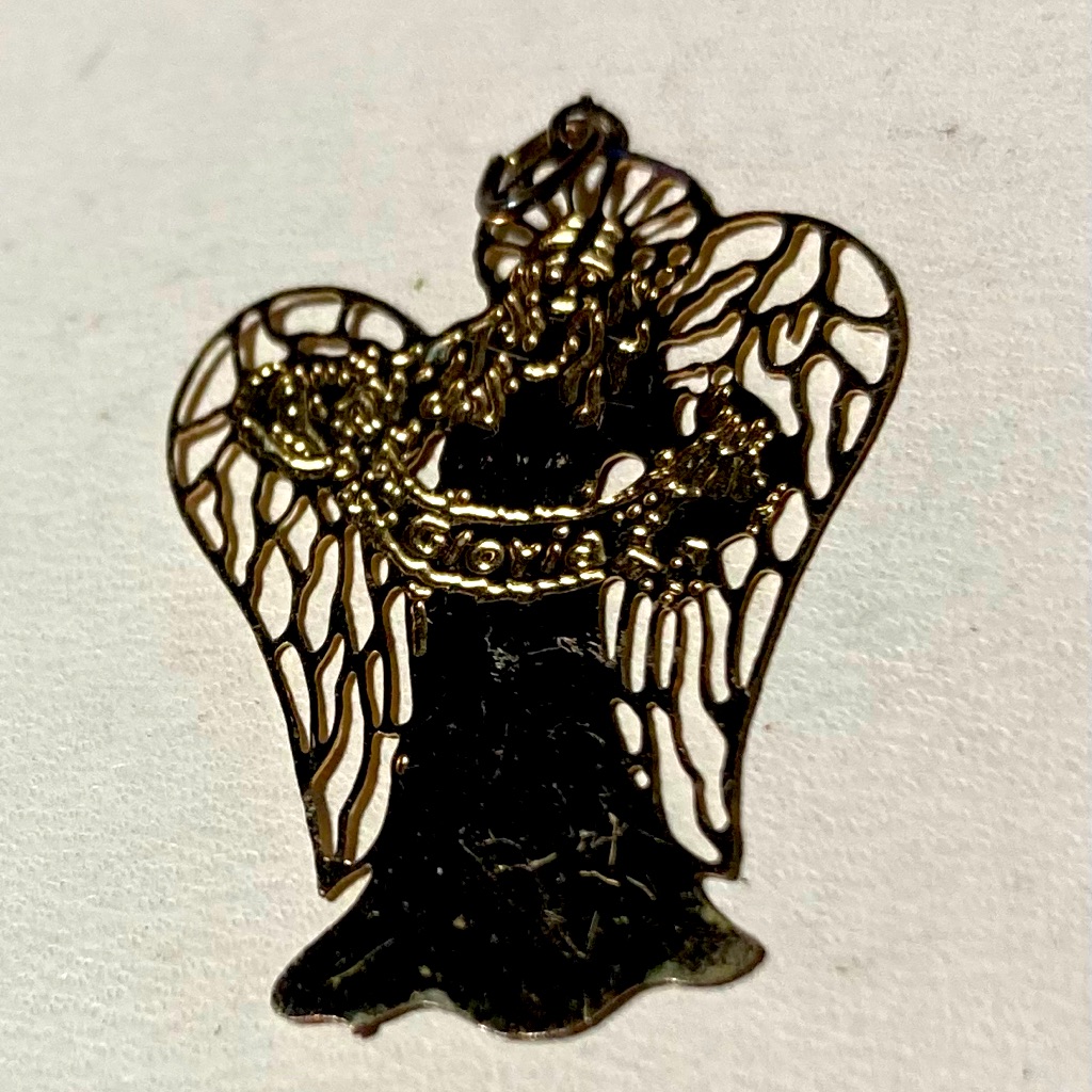 Angel Holding Banner Of Gloria 586